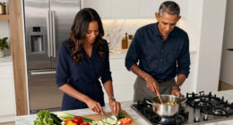 A glimpse at Sasha and Malia Obama growing up in public eye